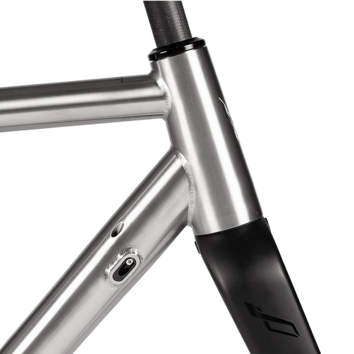 Sharp image of the silver handle bass of the frameset of 2023 BOSSI